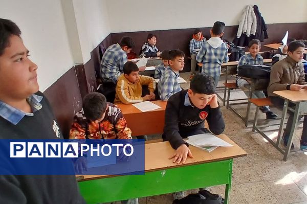 آموزش کمک‌های اولیه در مدرسه شهید فتوحی رباط‌کریم