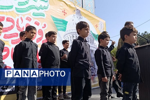 حماسه حضور دانش‌آموزان قرچکی در یوم الله ۱۳ آبان