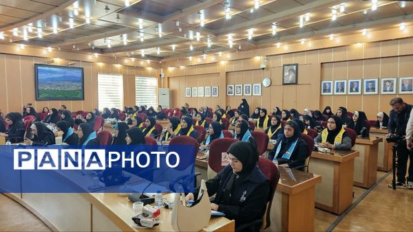 دیدار صمیمی دانش‌آموزان با استاندار کهگیلویه و بویراحمد 