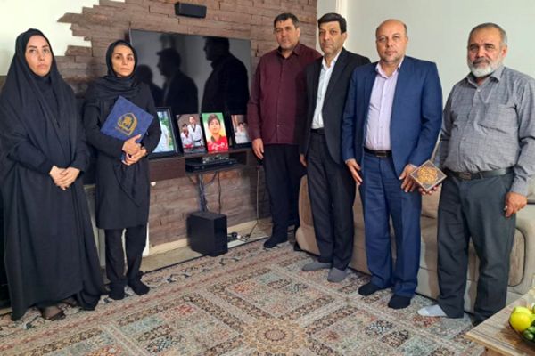 دیدار معاون تربیت‌بدنی و سلامت با خانواده دو شهید ورزشکار جنگ دوازده روزه