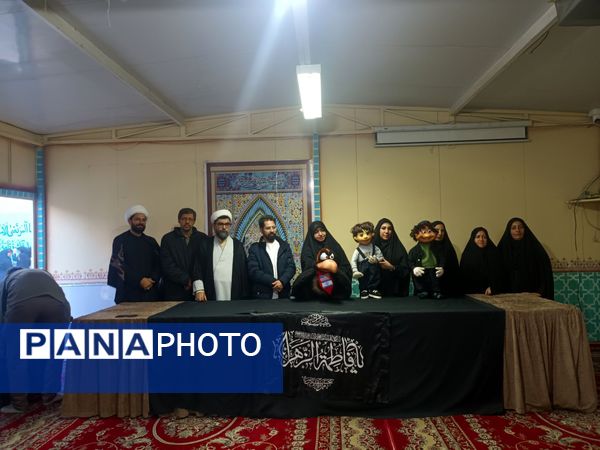 عطر فاطمی در فضای آموزش دبیرستان میرزا جعفر سروقد با برپایی ایستگاه صلواتی 