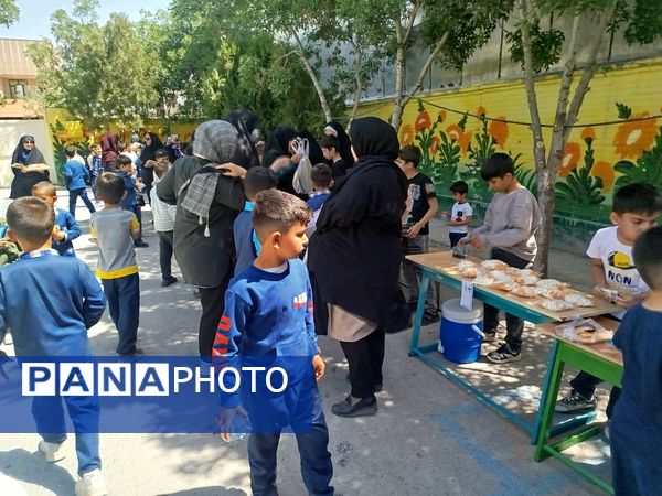 برگزاری بازارچه درون مدرسه‌ای در دبستان مبین شیروان