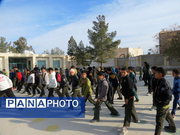 قاب پانا خاتم از شادی و نشاط دانش‌آموزان 