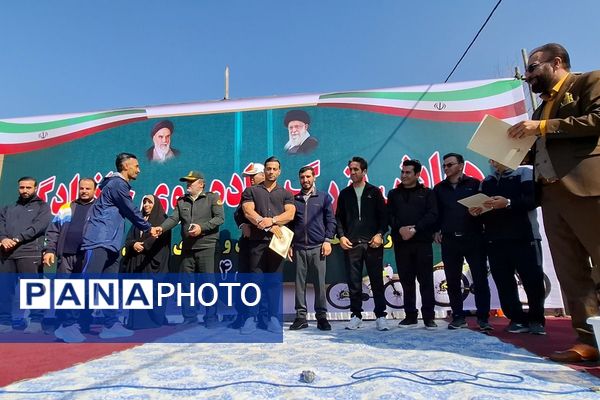  همایش بزرگ پیاده روی خانوادگی در نسیم‌شهر 