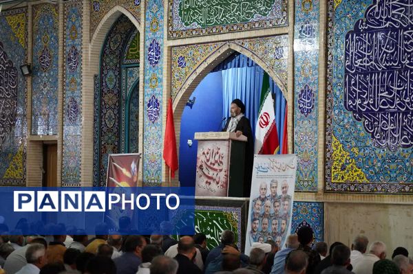 حضور مردم غیور خرم آباد در راهپیمایی و نماز جمعه خشم و نصر
