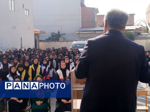 مانور زلزله در دبیرستان شهید بهشتی بندرترکمن