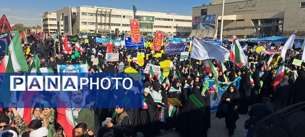 اجتماع عظیم دانش‌آموزان شهر مشهد به مناسبت روز دانش‌آموز