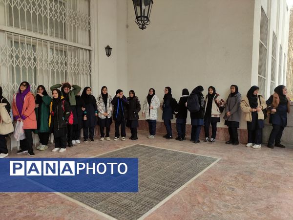 برگزاری اردوی دانش‌آموزان دبیرستان فرزانگان استعداد درخشان ملارد به کاخ سعدآباد