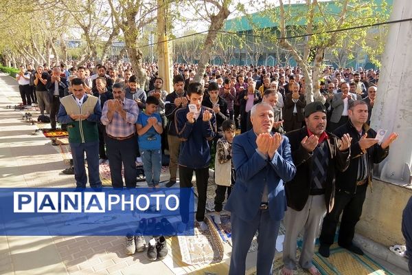 اقامه نماز عید فطر در شهرستان بجنورد 
