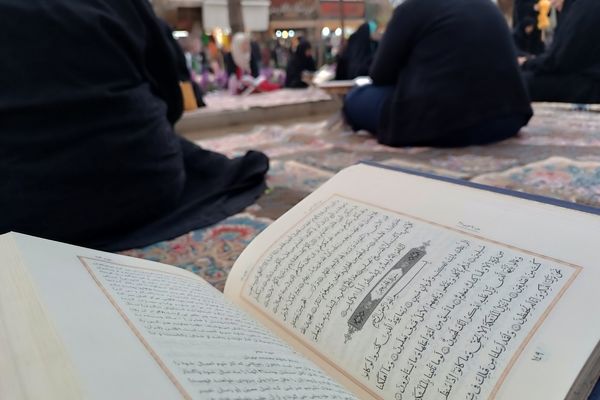 برگزاری محفل انس با قرآن در گذر فرهنگی چهارباغ