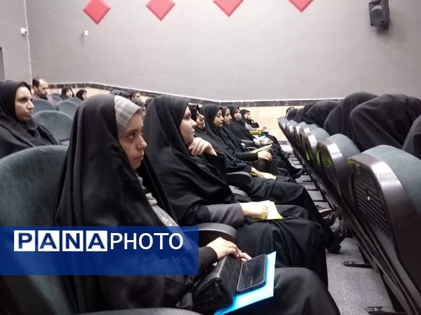  کارگاه توجیهی کیفیت بخشی معلمان پرورشی جدید الورود آموزش و پرورش ناحیه ٧ 
