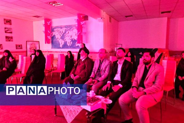 برگزاری و افتتاحیه نمایشگاه ریشه های مقاومت در مدرسه منتصرین شاهد ورامین