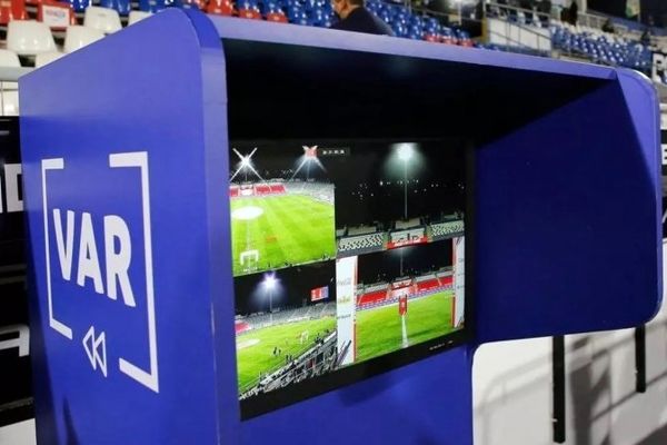 VAR به دیدار پرسپولیس و سپاهان رسید