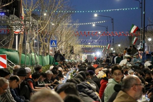 بزرگ‌ترین سفره جهان اسلام به نام کریم اهل بیت برپا شد