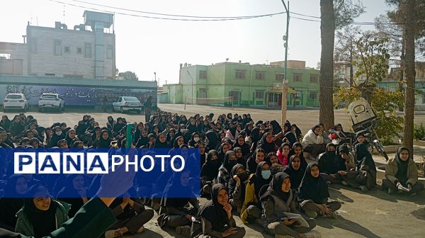 اجرای آزمایشات جذاب علوم در کاشمر