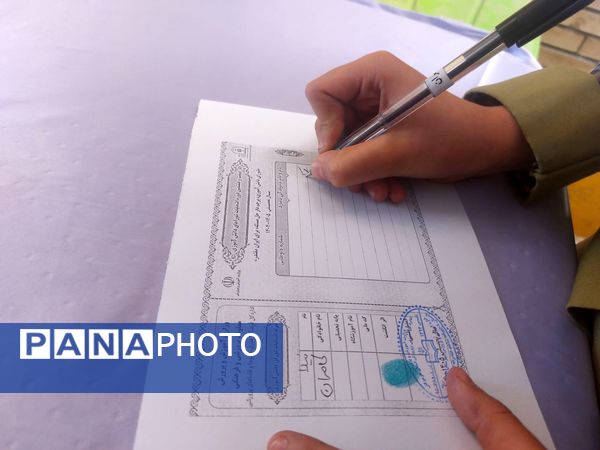 برگزاری انتخابات شورای دانش‌آموزی در مدرسه حضرت معصومه(س) حاجی‌آباد