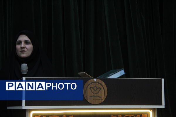 مراسم حافظ خوانی در کانون ام ابیها یزد