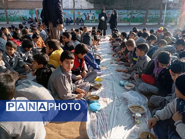 فضایی گرم و پر مهر برای دانش‌آموزان دبستان فضیلت کاشمر در آستانه میلاد دخت پیامبر (ص)