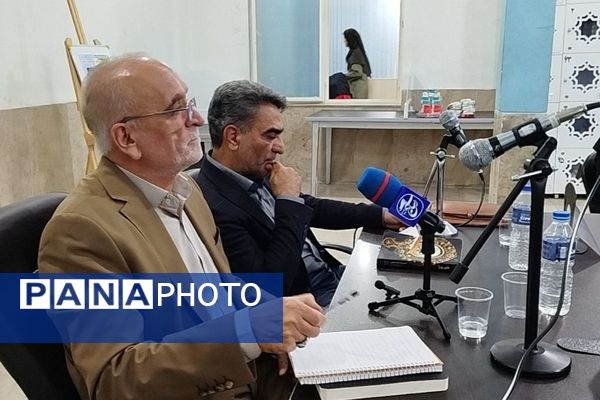  نشست نقد و بررسی کتاب در کتابخانه عمومی علامه امینی 