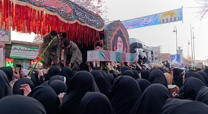 بدرقه شهدای گمنام در شهر آشخانه