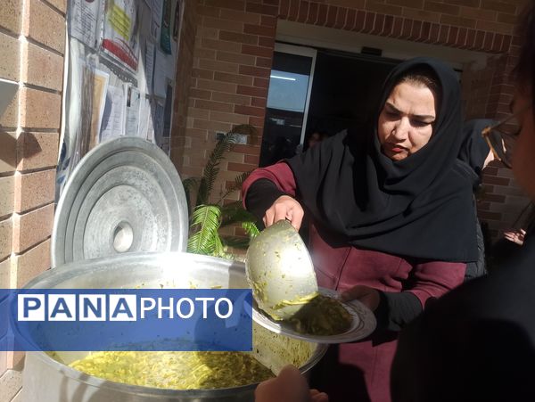 پذیرایی از دانش آموزان دبیرستان نمونه اندیشه با صبحانه گرم 