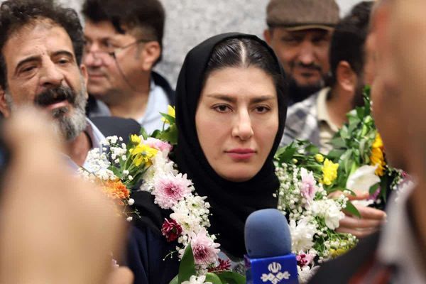 آیین استقبال باشکوه از آتوسا گلشاد نژاد، قهرمان طلای کاراته ایران در کرمانشاه