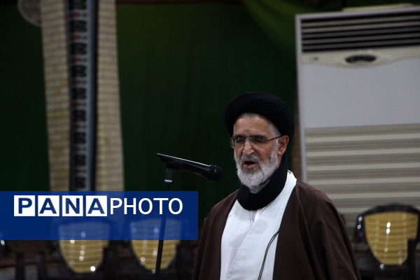 اقامه نماز باران در حسنیه محمود‌آباد یزد