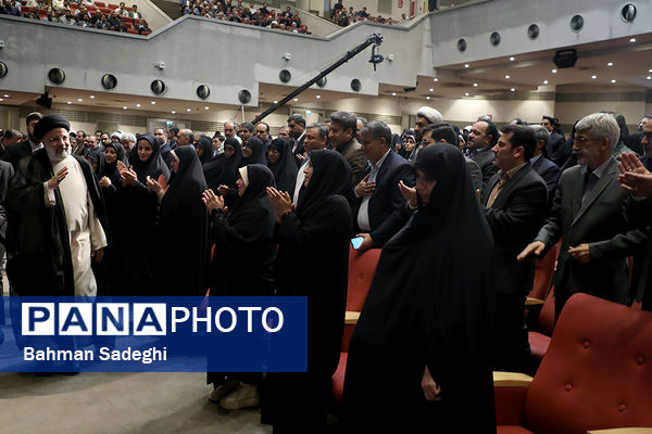 تجلیل از معلمان نمونه کشوری با حضور رئیس جمهوری
