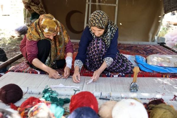برگزاری جشن ثبت شهر‌های میمند به عنوان شهر ملی شیشه‌گری سنتی و حسن‌آباد اقلید شهر ملی قالی