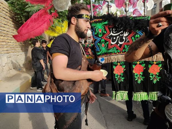 کاروان بزرگ علم گردانی در کاشان