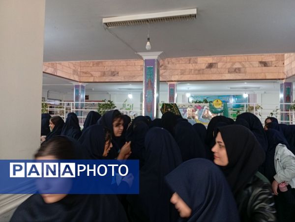 عطر چای به مناسبت شهادت حضرت زهرا (ع) در دبیرستان عطیه 