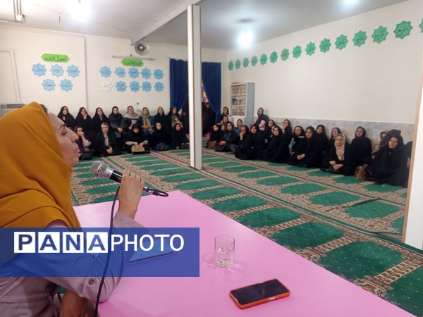اولین جلسه انجمن اولیا در دبستان سمیه 