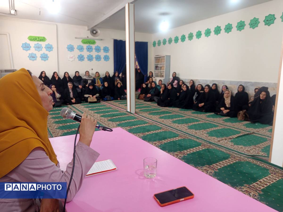 اولین جلسه انجمن اولیا در دبستان سمیه 