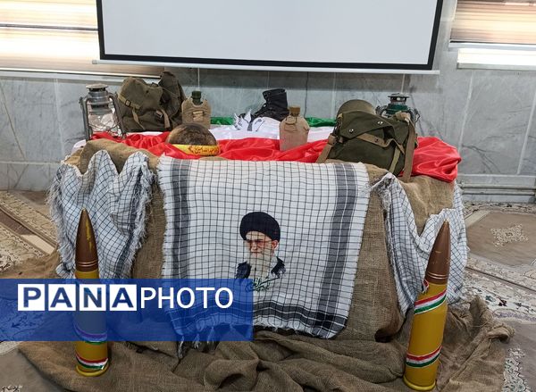 یادواره شهدا؛ عطر ایثار در دبیرستان نمونه محمودیه پیچید