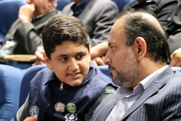 مدارس باید به پایگاه‌های فرهنگی، قرآنی و جبهه مقابله با جنگ شناختی تبدیل شوند