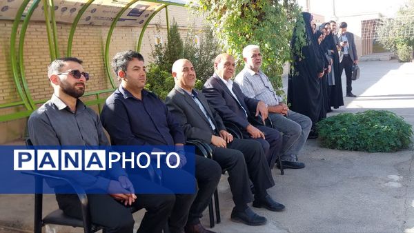 ویژه‌برنامه هفته نیروی انتظامی در دبستان شرف‌الدین علی 