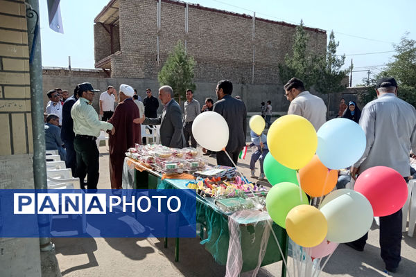 حضور مسئولان شهرستان جعفرآباد قم در دبستان حضرت زینب(س)