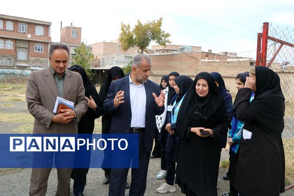 تجلیل مدیرکل آموزش و پرورش آذربایجان غربی از دانشآموز سخنران در نشست با رئیس جمهور