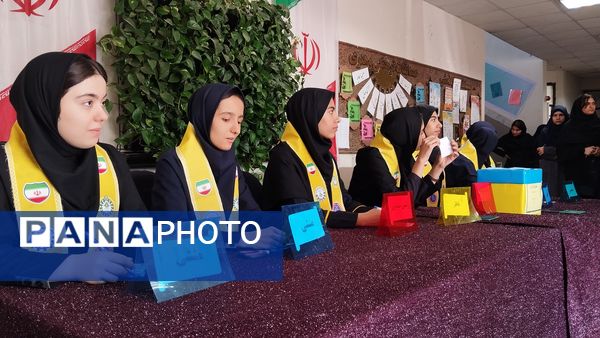  انتخابات شورای دانش آموزی در دبیرستان هوشیار