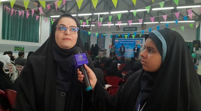 تجلیل از پژوهشگران و فعالان آموزشی و تربیتی در دبستان شهید چیتی ناحیه ۴