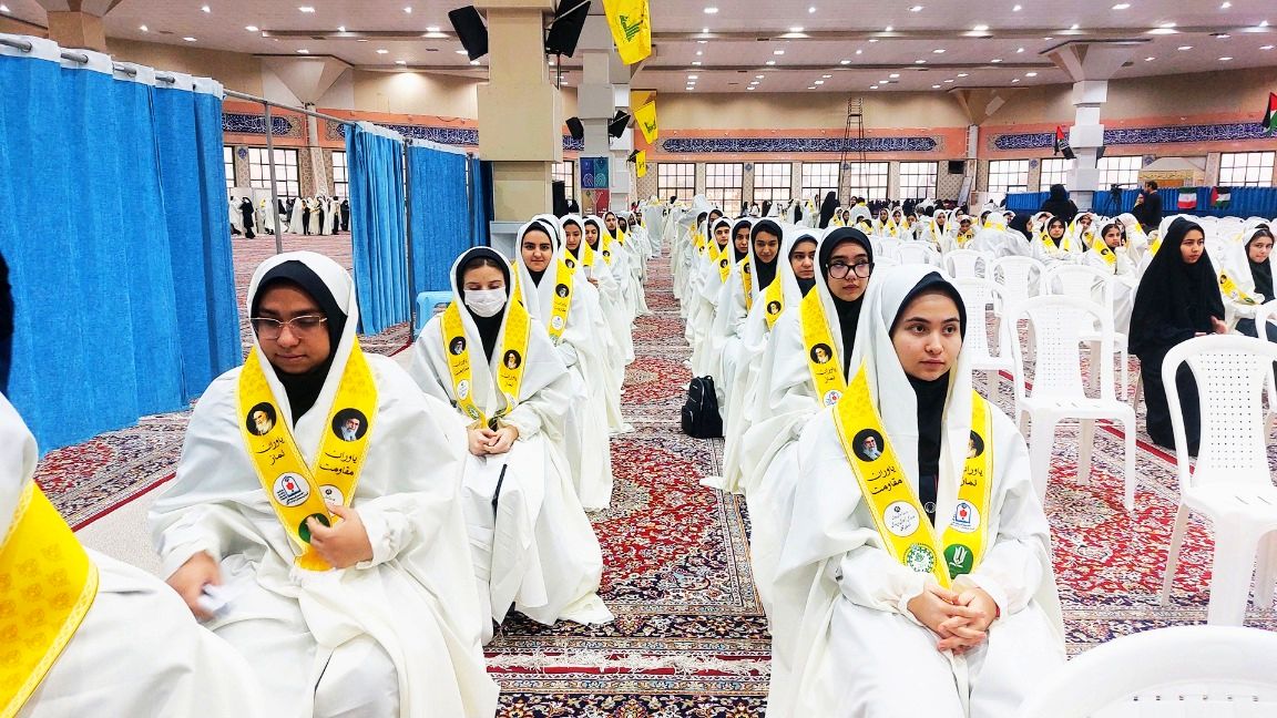پیش اجرای گروه ۱۰۰۰ نفره پیشتازان قبل از اجلاسیه سراسری نماز