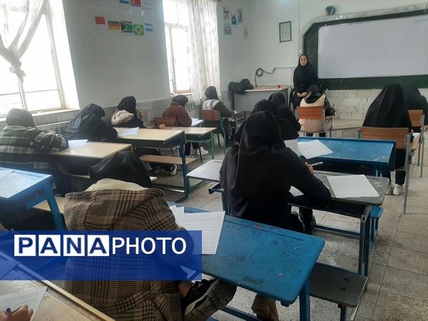 امتحانات نوبت اول دانش آموزان دبیرستان نیایش شهرستان باخرز