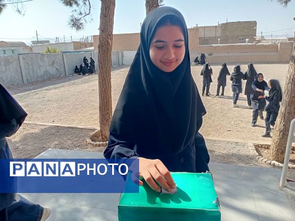 ساخت و راه‌اندازی بازی جعبه آرامش در مدرسه مادرمهربان خلیل آباد