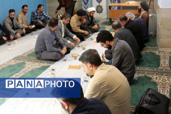 پیوند مهارت و معرفت در آموزش و پرورش فیروزکوه به همراه تلاوت زیارت عاشورا و کارگاه اسنپ‌بک 