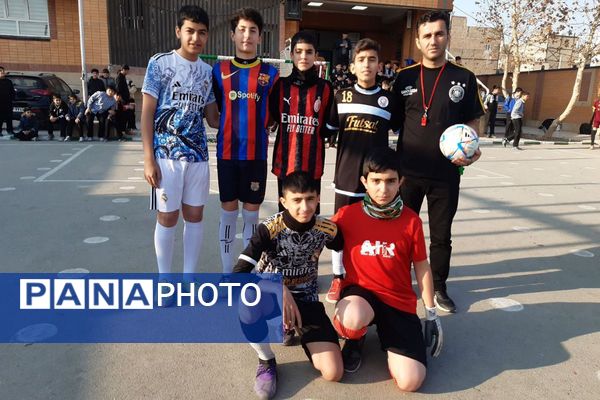  فینال المپیاد ورزشی درون مدرسه‌ای در دبیرستان بشارت بهارستان‌دو 