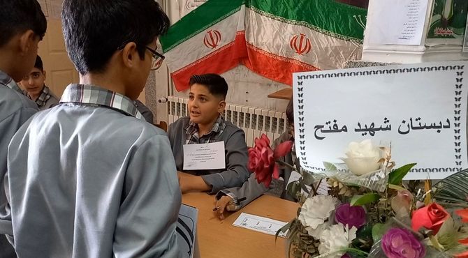 شور و نشاط در انتخابات شورای دانش‌آموزی در مدرسه شهید مفتح به اوج رسید