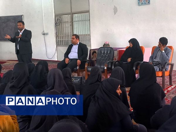 بازدید مدیر آموزش و پرورش کاشمر از هنرستان رازی