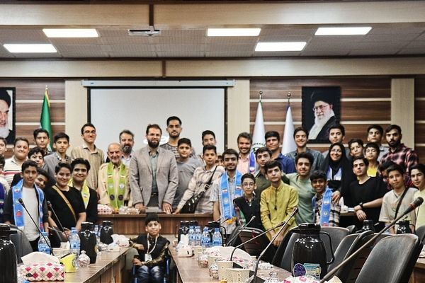 دیدار قائم‌مقام سازمان دانش‌آموزی با دانش‌آموزان خراسان رضوی