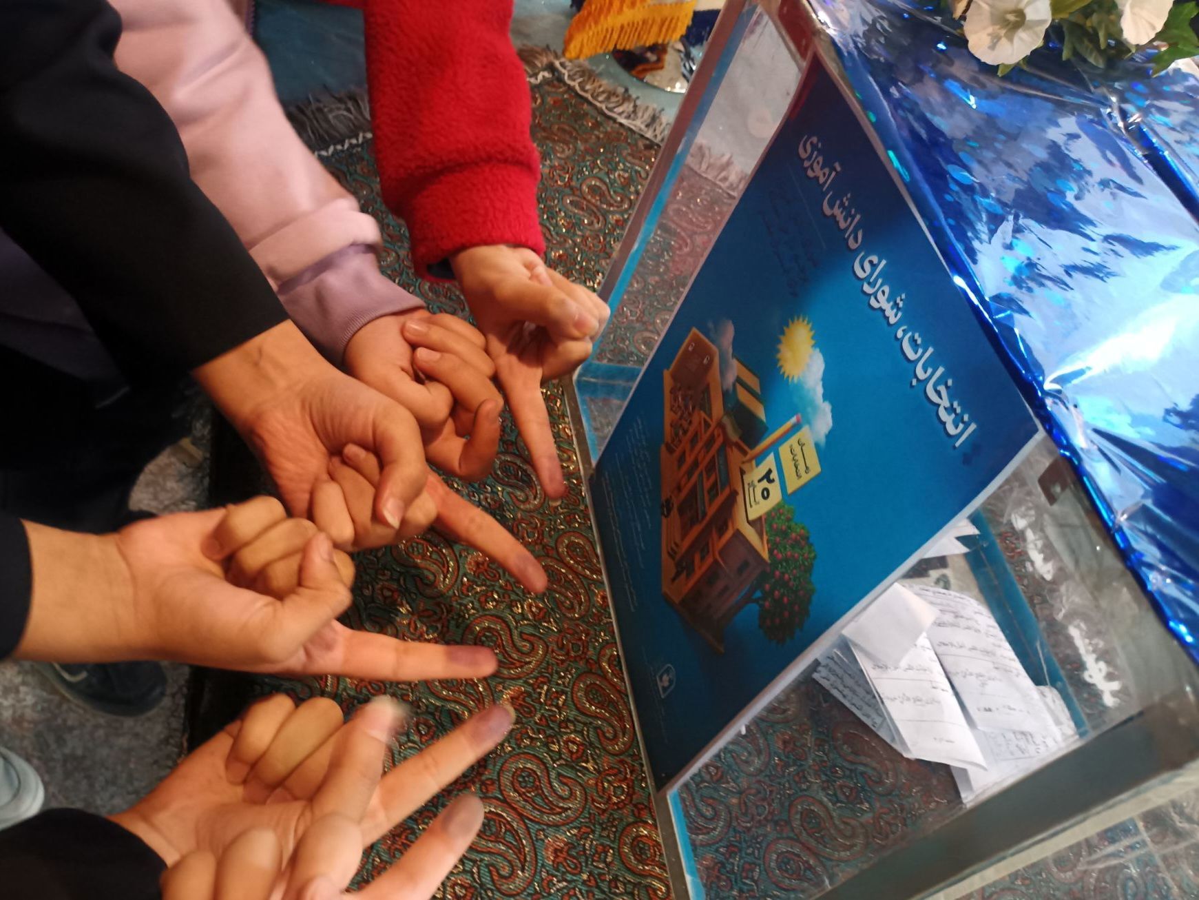 انتخاب نماینده دانش آموزان در دبیرستان نمونه فرهنگ مهشید مصلی نژاد ناحیه ۶