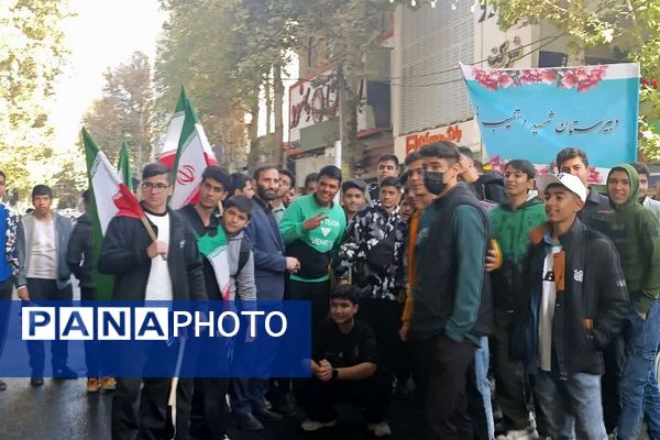 همه‌باهم در راهپیمایی روز دانش‌آموز؛ تجلی وحدت و آگاهی نسل نو